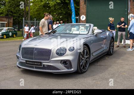 Bentley Continental GTC, exposé au volant de Bicester qui a eu lieu au Bicester Heritage Centre le 17th juin 2023. Banque D'Images