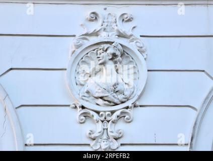 Détail décoratif ornemental en relief sur l'extérieur du Grand Casino dans la Plaza de Italia El Sardinero Santander Cantabria Espagne Banque D'Images