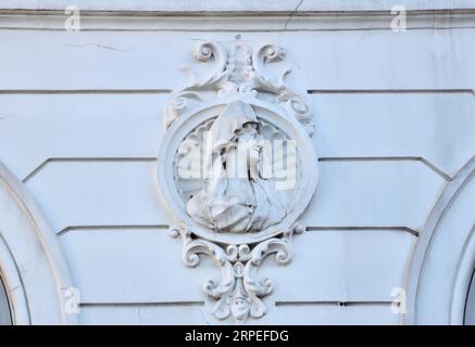 Détail décoratif ornemental en relief sur l'extérieur du Grand Casino dans la Plaza de Italia El Sardinero Santander Cantabria Espagne Banque D'Images