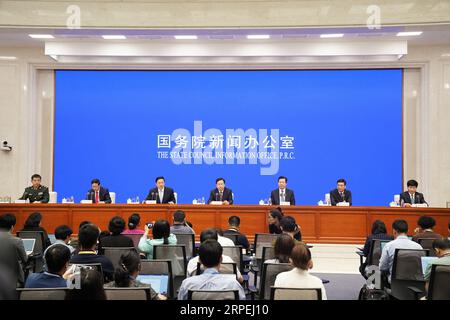 (190830) -- BEIJING, le 30 août 2019 -- Une conférence de presse est tenue par le Bureau d'information du Conseil d'État à Beijing, capitale de la Chine, le 29 août 2019. La Chine a annoncé jeudi qu'elle organiserait une grande célébration, suivie d'un défilé militaire et d'un concours de masse sur la place Tian anmen le 1 octobre, jour de la fête nationale, pour marquer le 70e anniversaire de la fondation de la République populaire de Chine (RPC). CHINA-BEIJING-70E CONFÉRENCE NATIONALE DE PRESSE (CN) JINXLIANGKUAI PUBLICATIONXNOTXINXCHN Banque D'Images