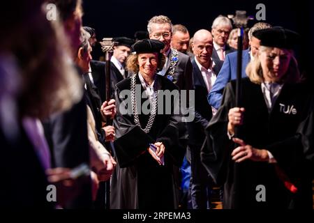 EINDHOEVEN - la procession pendant l'ouverture de l'année académique à l'Université de technologie d'Eindhoven. ANP ROB ENGELAAR pays-bas Out - belgique Out Banque D'Images