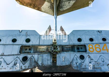 Gros plan sur les freins à ciel ouvert à l'arrière d'un bombardier Blackburn Buccaneer righter à l'extérieur du RAF Manston History Museum dans le Kent. Banque D'Images