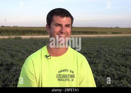 (190904) -- PÉKIN, 4 septembre 2019 -- dans cette capture d'écran vidéo, Jacob Handsacker reçoit une interview sur sa ferme à Radcliffe, Iowa, États-Unis, le 22 août 2019.) Xinhua Headlines : les agriculteurs américains récoltent la déception alors que la guerre commerciale s'intensifie HuxYousong PUBLICATIONxNOTxINxCHN Banque D'Images