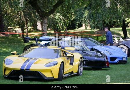 190906 -- VANCOUVER, le 6 septembre 2019 Xinhua -- les supercars sont exposées lors de la présentation médiatique du 10e spectacle annuel Luxury and Super Weekend à Vancouver, Canada, le 6 septembre 2019. Le 10e week-end Luxe et Supercar est ouvert au public du 7 au 8 septembre, présentant des marques comme Rolls-Royce, Bugatti Veyron, etc Photo de Liang Sen/Xinhua CANADA-VANCOUVER-SPECTACLE DE LUXE ET DE SUPERVOITURES PUBLICATIONxNOTxINxCHN Banque D'Images