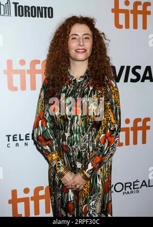 (190911) -- TORONTO, 11 septembre 2019 -- la réalisatrice Alma Har el pose pour des photos avant la première internationale du film Honey Boy au Festival international du film de Toronto (TIFF) 2019 à Toronto, Canada, le 10 septembre 2019. (Photo de /Xinhua) CANADA-TORONTO-TIFF- HONEY BOY ZouxZheng PUBLICATIONxNOTxINxCHN Banque D'Images