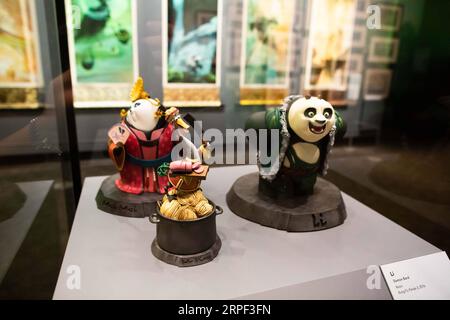 (190911) -- CANBERRA, 11 septembre 2019 -- une photo prise le 11 septembre 2019 montre des modèles 3D réalisés et utilisés pour les films DreamWorks lors d'une exposition sur DreamWorks animation au Musée national d'Australie (NMA) à Canberra, Australie. NMA lancera l'animation DreamWorks : The Exhibition jeudi. Jusqu'au 2 février 2020, l'exposition présente plus de 400 pièces issues de 33 films d'animation DreamWorks, dont Shrek, Madagascar, Kung Fu Panda, Prince d'Egypte, comment entraîner votre Dragon. POUR ALLER AVEC feature : marcher dans le monde de Shrek et Kung Fu Panda ) AUSTRALIE-CANBERRA-EXHIBITION- Banque D'Images