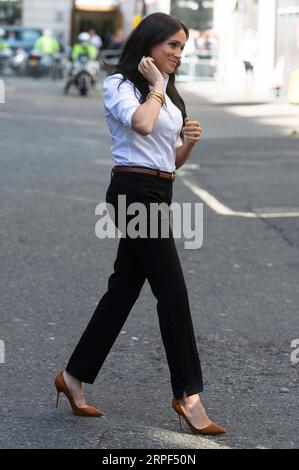 (190912) -- LONDRES, 12 septembre 2019 (Xinhua) -- Meghan Markle, duchesse de Sussex, arrive pour lancer la collection capsule Smart Works à Londres, en Grande-Bretagne, le 12 septembre 2019. (Photo de Ray Tang/Xinhua) GRANDE-BRETAGNE-LONDRES-DUCHESSE DE SUSSEX-COLLECTION DE CAPSULES SMART WORKS-LANCEMENT PUBLICATIONxNOTxINxCHN Banque D'Images