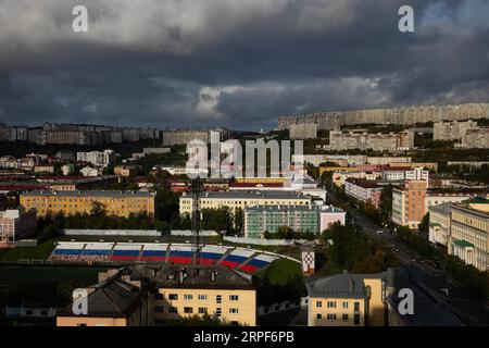 (190915) -- MOURMANSK, 15 septembre 2019 -- la photo prise le 14 septembre 2019 montre le paysage dans le centre-ville de la ville portuaire du cercle polaire arctique de Mourmansk, Russie.) RUSSIE-MOURMANSK-PAYSAGE BaixXueqi PUBLICATIONxNOTxINxCHN Banque D'Images