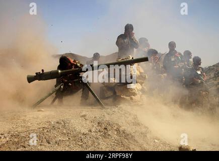 Bilder des Jahres 2019, News 09 septembre 190917 -- JALALABAD, le 17 septembre 2019 -- des membres des forces de sécurité afghanes prennent part à une opération militaire contre L'État islamique dans le district d'Achin, dans l'est de la province de Nangarhar, Afghanistan, le 16 septembre 2019. Photo de /Xinhua AFGHANISTAN-NANGARHAR-OPÉRATION MILITAIRE SaifurahmanxSafi PUBLICATIONxNOTxINxCHN Banque D'Images