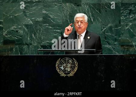 190926 -- NATIONS UNIES, le 26 septembre 2019 -- le président palestinien Mahmoud Abbas s'adresse au débat général de la 74e session de l'Assemblée générale des Nations Unies au siège des Nations Unies à New York, le 26 septembre 2019. ONU-ASSEMBLÉE GÉNÉRALE-DÉBAT GÉNÉRAL LixMuzi PUBLICATIONxNOTxINxCHN Banque D'Images