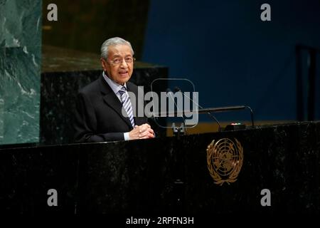 190928 -- NATIONS UNIES, le 28 septembre 2019 -- le Premier ministre malaisien Mahathir Mohamad s'adresse au débat général de la 74e session de l'Assemblée générale des Nations Unies au siège de l'ONU à New York, le 27 septembre 2019. ONU-ASSEMBLÉE GÉNÉRALE-DÉBAT GÉNÉRAL LixMuzi PUBLICATIONxNOTxINxCHN Banque D'Images