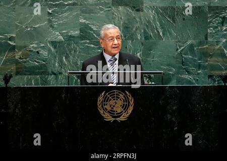 190928 -- NATIONS UNIES, le 28 septembre 2019 -- le Premier ministre malaisien Mahathir Mohamad s'adresse au débat général de la 74e session de l'Assemblée générale des Nations Unies au siège de l'ONU à New York, le 27 septembre 2019. ONU-ASSEMBLÉE GÉNÉRALE-DÉBAT GÉNÉRAL LixMuzi PUBLICATIONxNOTxINxCHN Banque D'Images