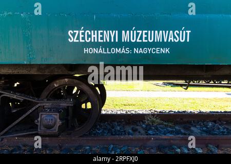 Gros plan de la voiture de passagers Ba 301 au Nagycenki Szechenyi Muzeumvasut musée en plein air du chemin de fer à voie étroite, Nagycenk, Hongrie Banque D'Images