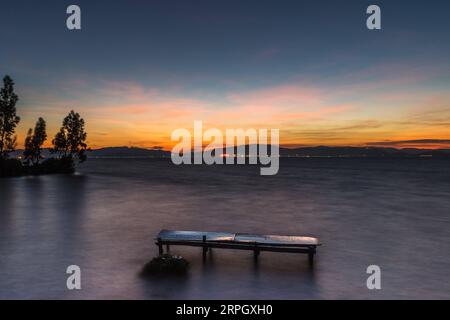 191024 -- PÉKIN, 24 octobre 2019 -- une photo prise le 21 octobre 2019 montre le paysage du lac Dianchi à Kunming, dans la province du Yunnan au sud-ouest de la Chine. PHOTOS XINHUA DU JOUR HuxChao PUBLICATIONxNOTxINxCHN Banque D'Images