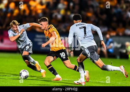 Cambridge le lundi 4 septembre 2023. Jack Lancaster (10 Cambridge United) avance lors du match Sky Bet League 1 entre Cambridge United et Reading au R Costing Abbey Stadium, Cambridge, le lundi 4 septembre 2023. (Photo : Kevin Hodgson | MI News) crédit : MI News & Sport / Alamy Live News Banque D'Images