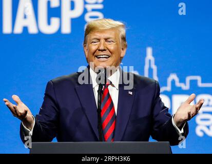 191028 -- CHICAGO, le 28 octobre 2019 Xinhua -- le président américain Donald Trump prend la parole à la conférence de l'Association internationale des chefs de police au McCormick place Convention Center à Chicago, aux États-Unis, le 28 octobre 2019. Photo de Joel Lerner/Xinhua U.S.-CHICAGO-TRUMP-IACP-CONFERENCE PUBLICATIONxNOTxINxCHN Banque D'Images