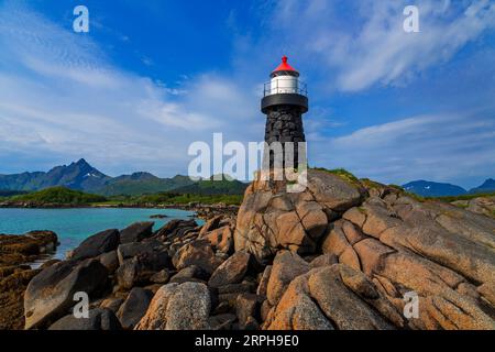 Phare de Buksnes, Gravdal, îles Lofoten, comté de Nordland, Norvège Banque D'Images