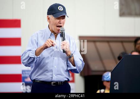 Philadelphie, États-Unis. 04 septembre 2023. Le président américain Joseph Biden prend la parole alors qu'il donne le coup d'envoi du défilé annuel de la fête du travail des trois États de l'AFL-CIO à Philadelphie, PA, États-Unis, le 4 septembre 2023. Crédit : OgImages/Alamy Live News Banque D'Images