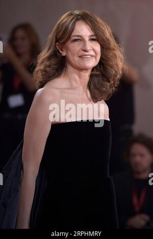 Venise, Italie. 04 septembre 2023. VENISE, ITALIE - 04 SEPTEMBRE : Valérie Lemercier assiste à un tapis rouge pour le film "coup de chance" au 80e Festival International du film de Venise le 04 septembre 2023 à Venise, en Italie. Crédit : dpa/Alamy Live News Banque D'Images