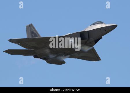 Cleveland, États-Unis. 04 septembre 2023. Un F22 Raptor de l'United States Air Force se produit au Cleveland National Air Show à Cleveland, Ohio, le lundi 4 septembre 2023. Photo de Aaron Josefczyk/UPI crédit : UPI/Alamy Live News Banque D'Images