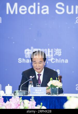 191118 -- SHANGHAI, le 18 novembre 2019 -- Cai Mingzhao, président exécutif du Sommet mondial des médias WMS et président de l'Agence de presse Xinhua, préside et prononce un discours liminaire à la quatrième réunion du présidium du WMS à Shanghai, dans l'est de la Chine, le 18 novembre 2019. Des cadres supérieurs de 13 organisations de médias de 11 pays ont assisté à la réunion sur le thème de la nouvelle ère, des nouveaux médias et de la nouvelle vision . CHINA-SHANGHAI-WORLD MEDIA SUMMIT-PRESIDIUM RÉUNION CN LIXXIANG PUBLICATIONXNOTXINXCHN Banque D'Images