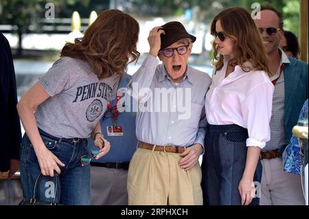 Venezia, Italie. 04 septembre 2023. Valérie Lemercier, Woody Allen, Lou de Laâge arrivent au 80e Festival international du film de Venise 2023 le 04 septembre 2023 à Venise, en Italie. Photo de Rocco Spaziani/UPI crédit : UPI/Alamy Live News Banque D'Images