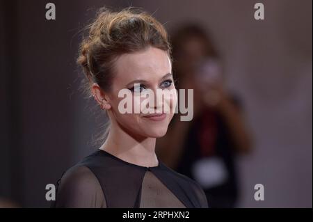 Venezia, Italie. 04 septembre 2023. Lou de Laâge arrive sur le tapis rouge pour le film 'coup de chance' au 80e Festival International du film de Venise 2023 le 04 septembre 2023 à Venise, en Italie. Photo de Rocco Spaziani/UPI crédit : UPI/Alamy Live News Banque D'Images