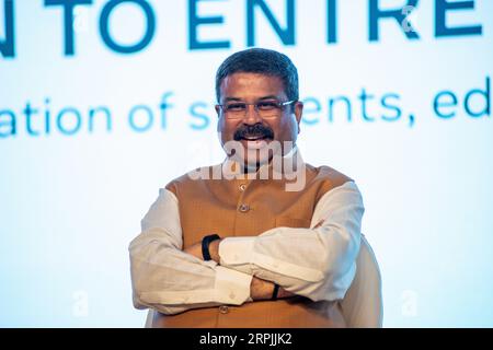 New Delhi, Inde. 04 septembre 2023. Dharmendra Pradhan Ministre de l'éducation de l'Inde souriant lors du lancement de l'initiative 'Education to Entrepreneurship' à New Delhi. Meta (anciennement Facebook) s'est associé au ministère de l'éducation et au ministère du développement des compétences et de l'entrepreneuriat pour lancer une initiative intitulée « Education to Entrepreneurship » qui permet aux étudiants, aux éducateurs et aux entrepreneurs d'être autonomes. Crédit : SOPA Images Limited/Alamy Live News Banque D'Images