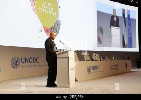 191217 -- ABU DHABI, le 17 décembre 2019 -- Yury Fedotov, directeur exécutif de l'Office des Nations Unies contre la drogue et le crime, s'adresse à la huitième session de la Conférence des États parties à la Convention des Nations Unies contre la corruption à Abu Dhabi, capitale des Émirats arabes Unis, le 16 décembre 2019. La conférence anti-corruption de l’ONU a débuté lundi à Abu Dhabi, appelant à intensifier les efforts pour prévenir et combattre la corruption afin d’atteindre les objectifs de développement durable. UAE-ABU DHABI-ONU CONFÉRENCE ANTI-CORRUPTION SUXXIAOPO PUBLICATIONXNOTXINXCHN Banque D'Images