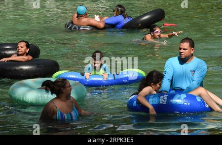 Apopka, États-Unis. 04 septembre 2023. Les gens aiment flotter sur les tubes le jour de la fête du travail à Rock Springs Kelly Park à Apopka. (Photo Paul Hennessy/SOPA Images/Sipa USA) crédit : SIPA USA/Alamy Live News Banque D'Images