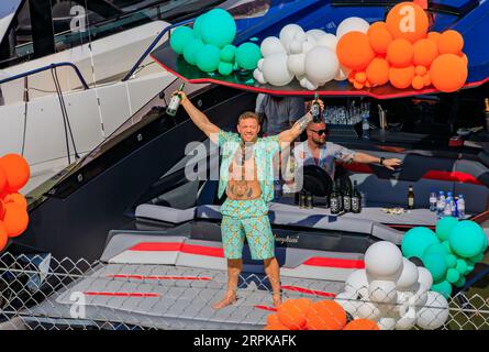 Monte Carlo, Monaco - 27 mai 2023 : Conor McGregor, champion professionnel des arts martiaux mixtes MMA, lors d'une fête sur un yacht de luxe dans la marina Banque D'Images