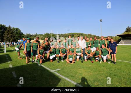 Sarlat, France. 4 septembre 2023. Coupe du monde de rugby parlementaire 2023 en France. Match Irlande - Afrique du Sud. L'équipe parlementaire irlandaise (en wh Banque D'Images