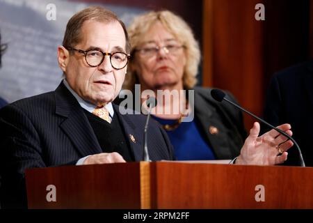 200125 -- WASHINGTON, le 25 janvier 2020 -- le président du Comité judiciaire de la Chambre des États-Unis, Jerry Nadler, prend la parole lors d'une conférence de presse lors du procès de destitution du Sénat sur Capitol Hill à Washington D.C., aux États-Unis, le 25 janvier 2020. L équipe juridique du président américain Donald Trump a commencé samedi à faire des plaidoiries préliminaires pour la défense du président dans le procès de destitution en cours au Sénat, après que les directeurs de la Chambre, un groupe de sept députés démocrates agissant en tant que procureurs, a plaidé pour la condamnation du président et sa destitution au cours des trois derniers jours. Photo par /Xinhua U.S.-WASHINGTON D.C.-TRUMP- Banque D'Images