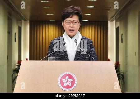 Actualités Themen der Woche KW06 Actualités Bilder des Tages 200204 -- HONG KONG, le 4 février 2020 Xinhua -- Chef de la direction de la région administrative spéciale de Hong Kong Carrie Lam prend la parole lors d'une séance de presse avant la réunion du Conseil exécutif de la RAS de Hong Kong, dans le sud de la Chine, le 4 février 2020. Carrie Lam a appelé mardi le personnel médical dans les hôpitaux publics à rester à leurs postes dans la lutte contre la nouvelle épidémie de coronavirus, promettant de mettre les besoins en ressources du personnel médical en premier. Xinhua/lui Siu Wai CHINE-HONG KONG-NOVEL CORONAVIRUS-CARRIE LAM-STRIKE CN PUBLICATIONxNOTxINxCHN Banque D'Images