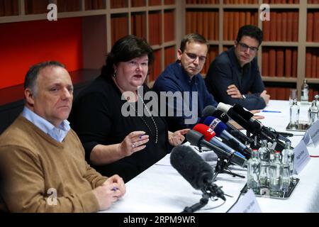 200205 -- BEIJING, le 5 février 2020 -- la ministre belge de la Santé Maggie de Block 2nd L prononce une conférence de presse à Bruxelles, Belgique, le 4 février 2020. Un Belge sur neuf rapatriés de Wuhan, en Chine, a été testé dimanche positif au coronavirus, a déclaré la ministre de la Santé Maggie de Block lors d’une conférence de presse ici mardi. Il s'agit du premier cas confirmé en Belgique. PHOTOS XINHUA DU JOUR ZhangxCheng PUBLICATIONxNOTxINxCHN Banque D'Images