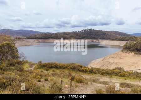 Barrage de Tooma de la rivière Tooma se formant dans le cadre du programme d'énergie hydroélectrique de Snowy Mountains en Nouvelle-Galles du Sud, en Australie Banque D'Images