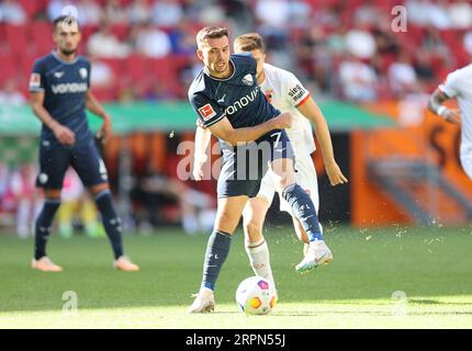 Augsbourg, Deutschland. 02 septembre 2023. Firo : 02.09.2023, football, football, 1e championnat, 1e Bundesliga, saison 2023/2024, 3e journée, FC Augsburg - VfL Bochum, Kevin Stoger, VfL Bochum, VfL Bochum, figurine entière, crédit : dpa/Alamy Live News Banque D'Images