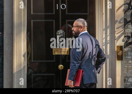 Downing Street, Londres, Royaume-Uni. 5 septembre 2023. James intelligemment député, secrétaire d'État aux Affaires étrangères, au Commonwealth et au développement, assiste à la première réunion hebdomadaire du Cabinet au 10 Downing Street depuis son retour des vacances d'été. Photo par Amanda Rose/Alamy Live News Banque D'Images