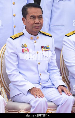 Bangkok, Thaïlande. 05 septembre 2023. Sutin Klungsang, un ministre de la Défense pose lors d'une séance photo de groupe des nouveaux membres du cabinet à la maison du gouvernement à Bangkok. Le roi de Thaïlande Maha Vajiralongkorn a officiellement approuvé le nouveau gouvernement de coalition thaïlandais dirigé par Srettha Thavisin du parti Phue Thai. Crédit : SOPA Images Limited/Alamy Live News Banque D'Images