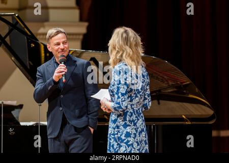 SemperOperaball est de retour ! Après une pause de trois ans due à la pandémie, l’Opéra Semper ouvrira à nouveau ses portes le 23 février 2024 pour la plupart Banque D'Images