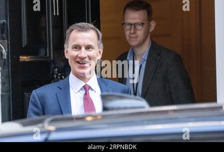 Londres, Royaume-Uni. 05 septembre 2023. Jeremy Hunt, chancelier de l'Échiquier, quitte le 11 Downing Street London. Crédit : Ian Davidson/Alamy Live News Banque D'Images