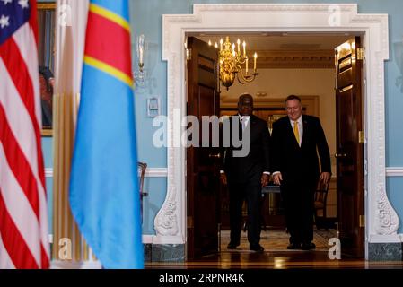 200303 -- WASHINGTON, le 3 mars 2020 -- le secrétaire d'État américain Mike Pompeo R rencontre le président de la République démocratique du Congo Felix Tshisekedi au département d'État à Washington D.C., aux États-Unis, le 3 mars 2020. Photo de /Xinhua U.S.-WASHINGTON D.C.-POMPEO-RDC-PRESIDENT-MEETING TingxShen PUBLICATIONxNOTxINxCHN Banque D'Images