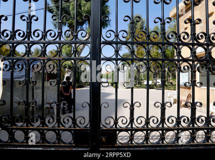 200311 -- BEYROUTH, le 11 mars 2020 -- aucun touriste n'est vu dans un parc à Beyrouth, Liban, le 11 mars 2020. Le ministère libanais de la Santé a confirmé mercredi que le nombre de cas de COVID-19 au Liban était passé à 61 et qu'un deuxième cas de décès causé par le virus a été enregistré. Photo de Bilal Jawich/Xinhua LEBANON-BEIRUT-COVID-19-IMPACT LixLiangyong PUBLICATIONxNOTxINxCHN Banque D'Images