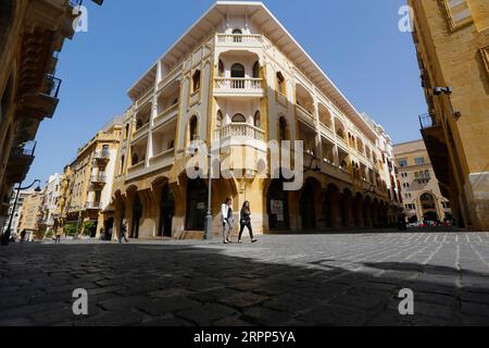 200311 -- BEYROUTH, le 11 mars 2020 -- peu de gens ont été vus dans le centre-ville de Beyrouth, Liban, le 11 mars 2020. Le ministère libanais de la Santé a confirmé mercredi que le nombre de cas de COVID-19 au Liban était passé à 61 et qu'un deuxième cas de décès causé par le virus a été enregistré. Photo de Bilal Jawich/Xinhua LEBANON-BEIRUT-COVID-19-IMPACT LixLiangyong PUBLICATIONxNOTxINxCHN Banque D'Images