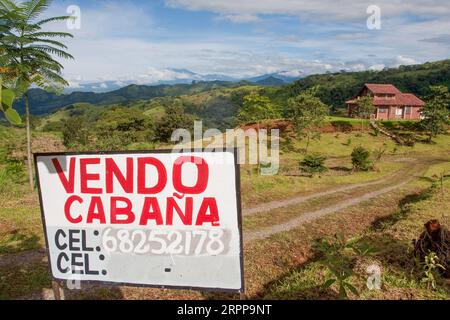 Panama, Bocas del Toro Highlands. Maison à vendre Banque D'Images