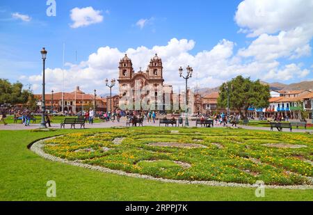 L'église Iglesia de la Compania de Jesus, l'un des sites magnifiques de la Plaza de Armas, le centre historique de Cusco, Pérou, Amérique du Sud Banque D'Images