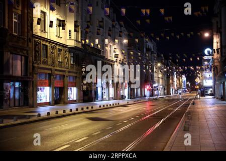200323 -- SARAJEVO, le 23 mars 2020 Xinhua -- une photo prise le 22 mars 2020 montre une rue vide à Sarajevo, en Bosnie-Herzégovine. Le nombre total de cas de COVID-19 en Bosnie-Herzégovine est passé de 94 la veille à 125 dimanche, après que 31 nouveaux cas aient été signalés en Republika Srpska RS, l’une des deux entités de la Bosnie-Herzégovine. Photo de Nedim Grabovica/Xinhua BOSNIE-HERZÉGOVINE-SARAJEVO-COVID-19 PUBLICATIONxNOTxINxCHN Banque D'Images