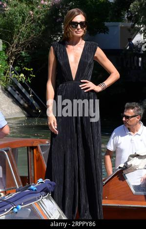 Nieves Alvarez BEI der Ankunft am Pier des Hotels Excelsior auf der Biennale di Venezia 2023 / 80. Filmfestspiele von Venedig. Venedig, 05.09.2023 Banque D'Images