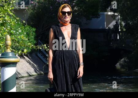 Nieves Alvarez BEI der Ankunft am Pier des Hotels Excelsior auf der Biennale di Venezia 2023 / 80. Filmfestspiele von Venedig. Venedig, 05.09.2023 Banque D'Images