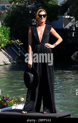 Nieves Alvarez BEI der Ankunft am Pier des Hotels Excelsior auf der Biennale di Venezia 2023 / 80. Filmfestspiele von Venedig. Venedig, 05.09.2023 Banque D'Images